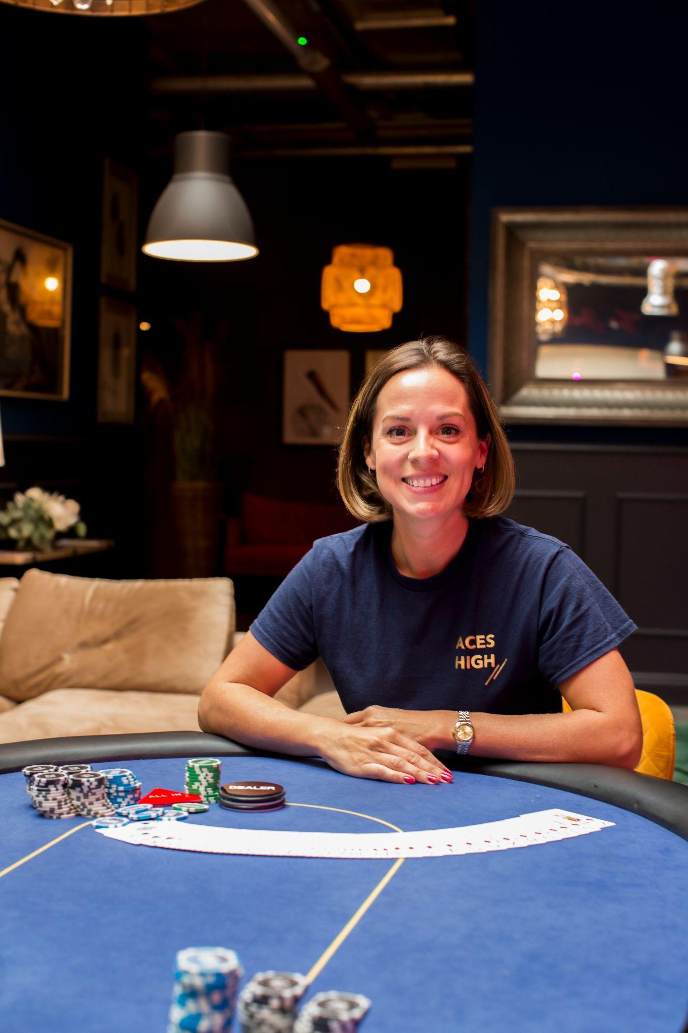 Jo Living at a poker table